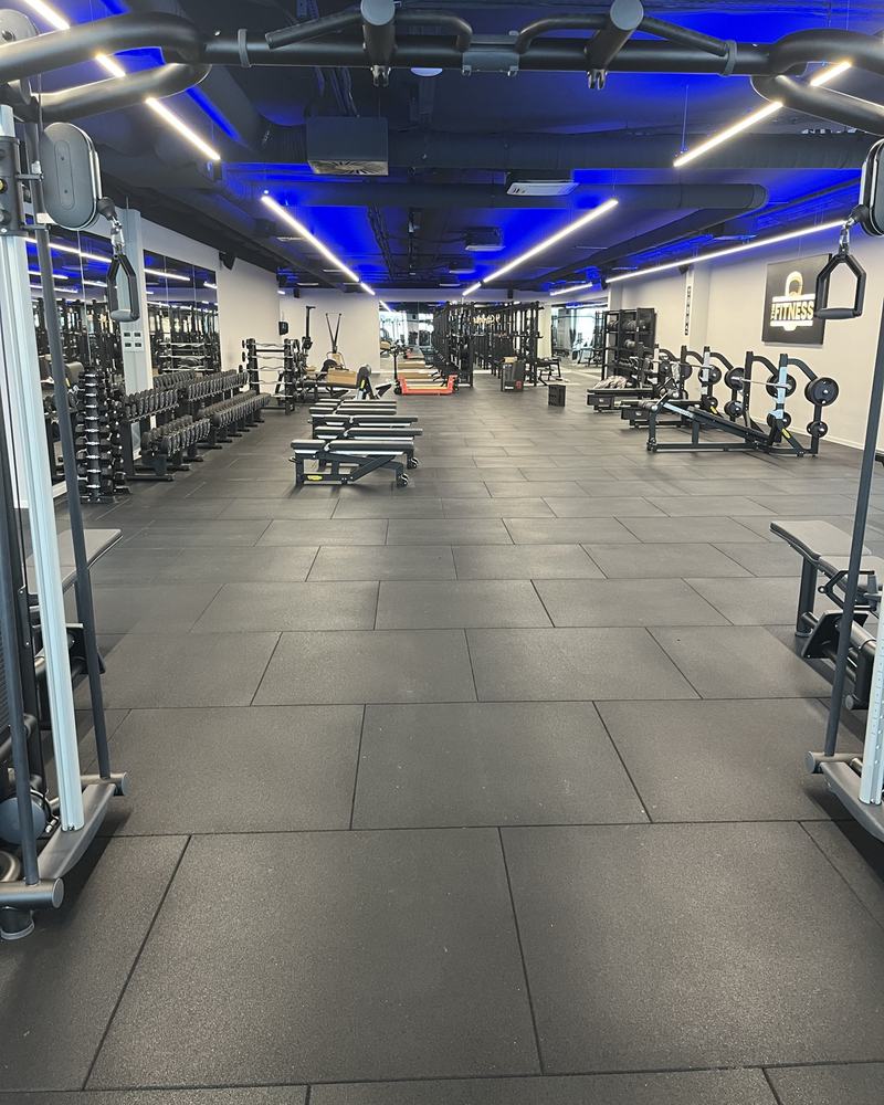 Gumijaste plošče v fitnes centru